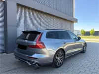 Gebraucht Volvo V60 R-Design 150 PS (110 kW) 2019 Grau Kombi