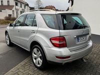 Gebraucht Mercedes ML350 224 PS (164 kW) 2009 Silber SUV