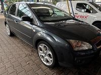 Gebraucht Ford Focus Ghia 145 PS (106 kW) 2006 Blau Limousine