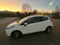 Gebraucht Ford Fiesta Trend 60 PS (44 kW) 2011 Weiß Coupé