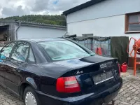 Używany Audi A4 101 KM (74 kW) 1998 Niebieski Sedan/Limuzyna