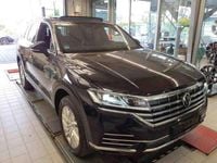 Gebraucht VW Touareg Elegance 381 PS (280 kW) 2021 Deep black perleffekt SUV