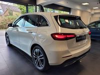 Gebraucht Mercedes B200 Advanced 164 PS (120 kW) 2024 Unilack polarweiß Van / Kleinbus