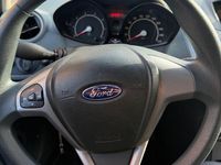 Gebraucht Ford Fiesta Ambiente 82 PS (60 kW) 2010 Silber Kleinwagen