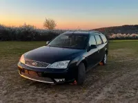 Usado Ford Mondeo Ghia 131 CV (96 kW) 2006 Azul Berlina