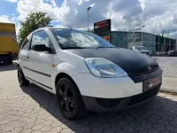 Gebraucht Ford Fiesta Basis 60 PS (44 kW) 2003 Diamantweiß Kleinwagen