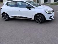 Używany Renault Clio IV LIMITED 90 KM (66 kW) 2017 Biały Sedan/Limuzyna
