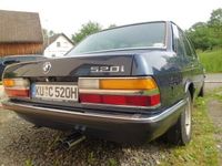 Gebraucht BMW 520 129 PS (94 kW) 1987 Blau Limousine