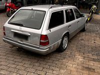 Gebraucht Mercedes E250 113 PS (83 kW) 1989 Silber Kombi