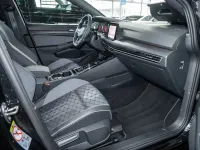 Gebraucht VW Golf VIII R-line 150 PS (110 kW) 2024 Schwarz / grenadillschwarz Limousine