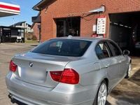 Gebraucht BMW 325 204 PS (150 kW) 2010 Silber Limousine