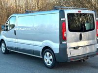 Gebraucht Opel Vivaro 115 PS (84 kW) 2015 Silber Van / Kleinbus