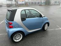 gebraucht Smart ForTwo Coupé mit dem 84 PS Motor blau. Gut gepflegt.