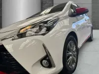 Gebraucht Toyota Yaris Hybrid Basis 101 PS (74 kW) 2017 Weiß Limousine