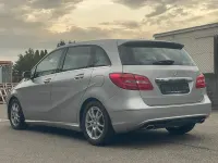 Gebraucht Mercedes B180 122 PS (89 kW) 2012 Silber Kleinwagen