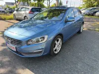 Gebraucht Volvo V60 Momentum 181 PS (133 kW) 2014 Blau Kombi