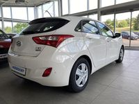 Gebraucht Hyundai i30 Edition 99 PS (72 kW) 2014 Creamy white Limousine