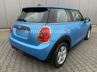 Gebraucht Mini ONE 75 PS (55 kW) 2018 Blau metallic Kleinwagen