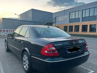 Gebraucht Mercedes E240 177 PS (130 kW) 2004 Schwarz Limousine