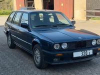 Gebraucht BMW 320 129 PS (94 kW) 1990 Blau Kombi