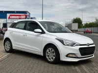 Gebraucht Hyundai i20 Basis 75 PS (55 kW) 2016 Weiß Limousine