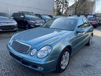 Gebraucht Mercedes E220 150 PS (110 kW) 2003 Blau Limousine
