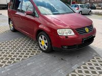 Gebraucht VW Touran 140 PS (102 kW) 2005 Rot Van / Kleinbus