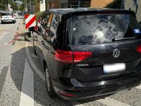 Gebraucht VW Touran S 150 PS (110 kW) 2021 Schwarz Van / Kleinbus