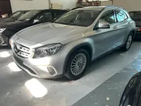 Gebraucht Mercedes GLA180 122 PS (89 kW) 2019 Silber SUV