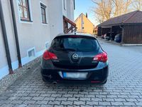 Gebraucht Opel Astra 140 PS (102 kW) 2012 Schwarz Kleinwagen