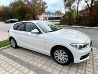 gebraucht BMW 118 d Sport / Pearl White, 08/17. Guter Zustand