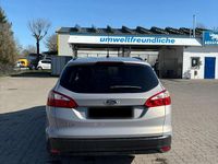 Gebraucht Ford Focus Trend 125 PS (91 kW) 2012 Grau Kombi