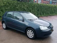 Gebraucht VW Golf V 105 PS (77 kW) 2005 Blau Kleinwagen