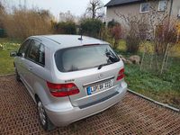 Gebraucht Mercedes B180 116 PS (85 kW) 2010 Silber Van / Kleinbus