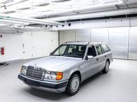 Gebraucht Mercedes E230 132 PS (97 kW) 1992 Silber Limousine