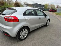Second-hand Kia Rio 109 CP (80 kW) 2011 Gri Hatchback