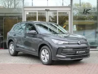 Neu VW Tiguan Business 150 PS (110 kW) 2026 Delfingrau metallic SUV