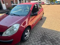 Gebraucht Renault Clio 75 PS (55 kW) 2005 Rot Kleinwagen