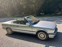 Gebraucht BMW 318 Basis 116 PS (85 kW) 1991 Blau Cabrio