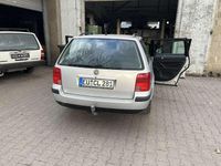 Second-hand VW Passat Trendline 150 CP (110 kW) 1998 Gri Break