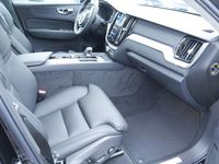 Gebraucht Volvo XC60 Plus 197 PS (144 kW) 2024 Onyx black metallic SUV