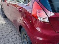Gebraucht Ford Fiesta 95 PS (69 kW) 2015 Rot Kleinwagen