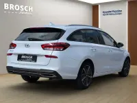 Gebraucht Hyundai i30 Trend 160 PS (117 kW) 2023 Atlas white Kombi