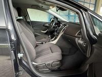 Gebraucht Opel Astra Active 140 PS (102 kW) 2013 Karbonschw graphitschw midnigh Kleinwagen