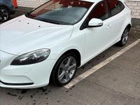 Gebraucht Volvo V40 150 PS (110 kW) 2013 Weiß Limousine