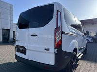 Gebraucht Ford Transit Custom 131 PS (96 kW) 2017 Frostweiß Van / Kleinbus