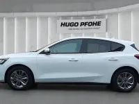 Gebraucht Ford Focus Titanium 125 PS (91 kW) 2022 Weiß Limousine