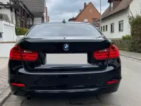 Gebraucht BMW 318 143 PS (105 kW) 2012 Schwarz Limousine