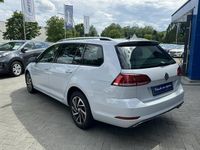 Gebraucht VW Golf VII Join 110 PS (80 kW) 2018 White silver metallic (white sil Kombi