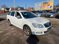 Gebraucht Skoda Octavia Family 122 PS (89 kW) 2011 Candyweiss Kombi